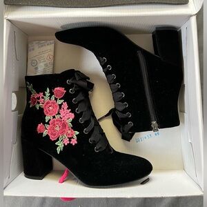 Isaac Mizrahi Delilah Boots w/ Pink Floral Embroidery